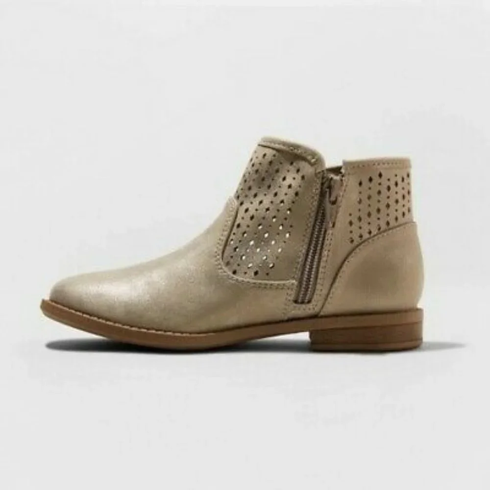 Girls Roberta Perf Fashion Boots‎ - Cat & Jack Gray